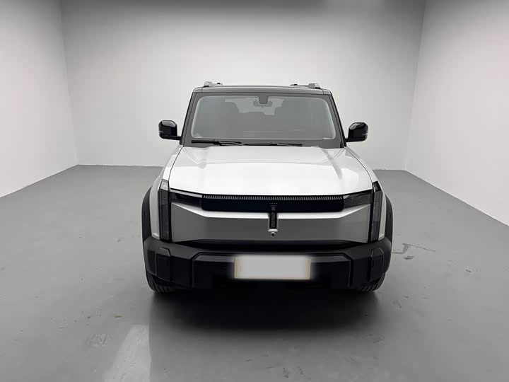 Фото 2 - Chery iCar 03