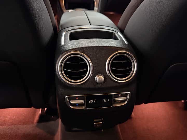 Фото 9 - Mercedes-Benz GLC-Class