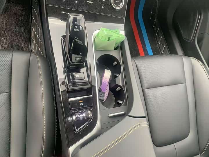 Фото 9 - Bestune B70