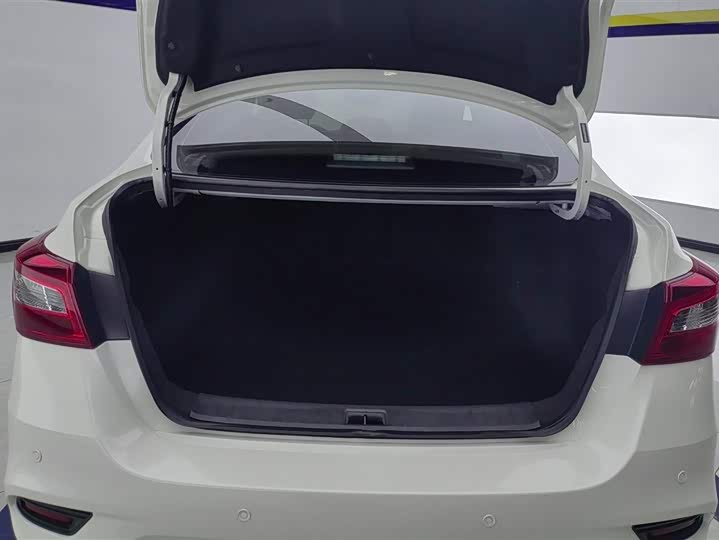 Фото 4 - Nissan Sylphy