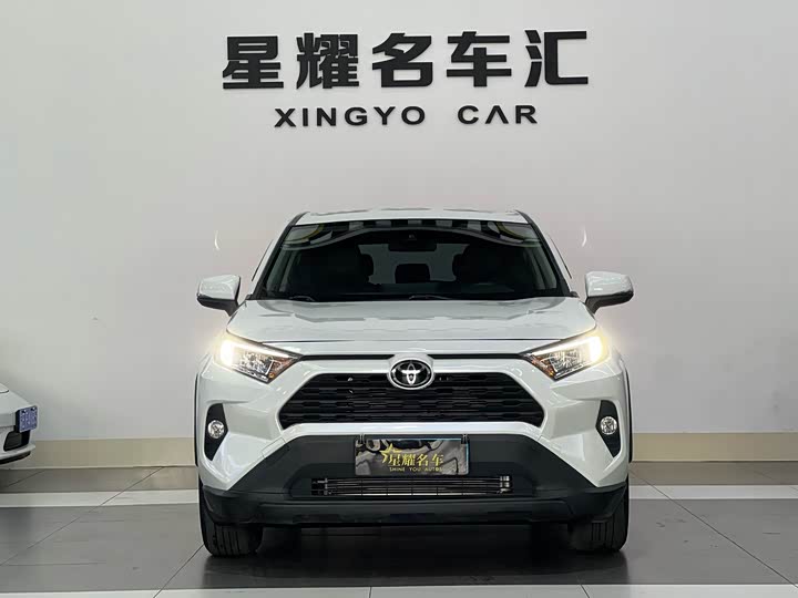 Фото 6 - Toyota RAV4