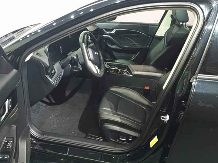 Фото 9 - Bestune B70