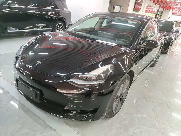 Фото 1 - Tesla Model 3