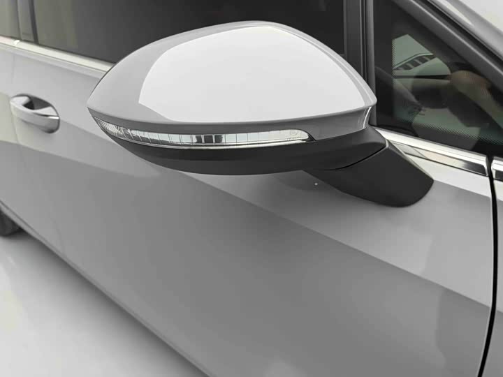 Фото 4 - Volkswagen Golf