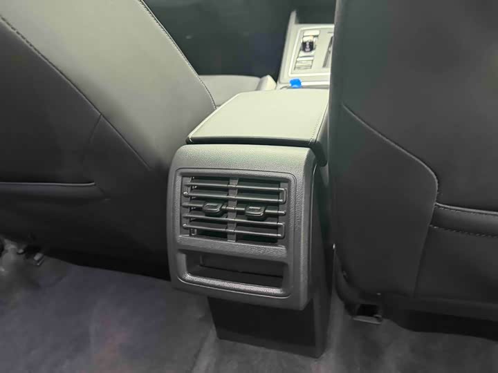 Фото 8 - Volkswagen Golf