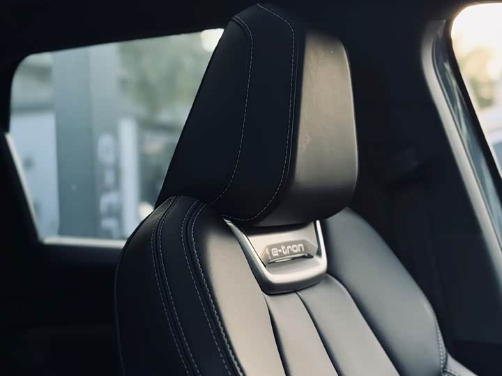 Фото 4 - Audi Q4 e-tron