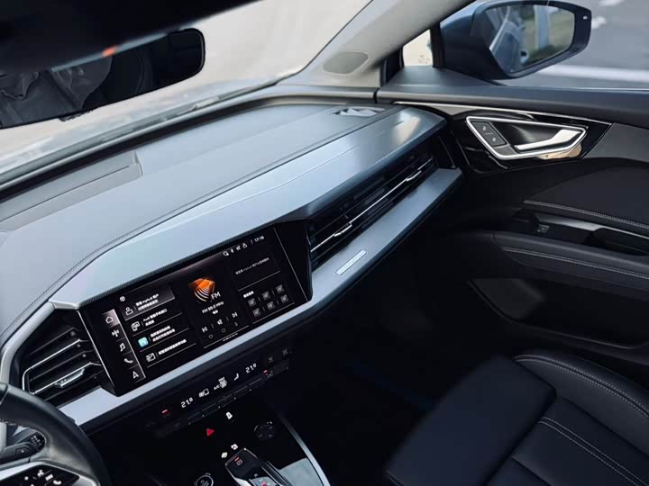 Фото 6 - Audi Q4 e-tron