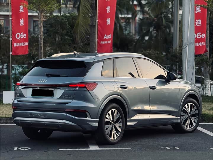 Фото 8 - Audi Q4 e-tron