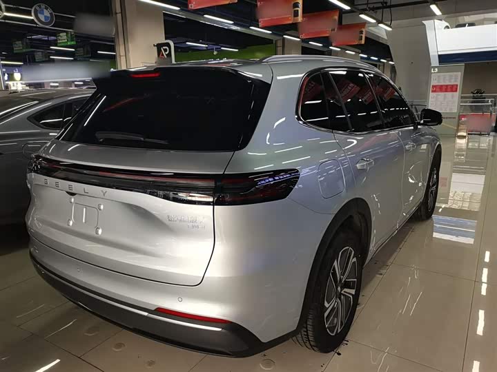 Фото 7 - Geely Galaxy Starship 7