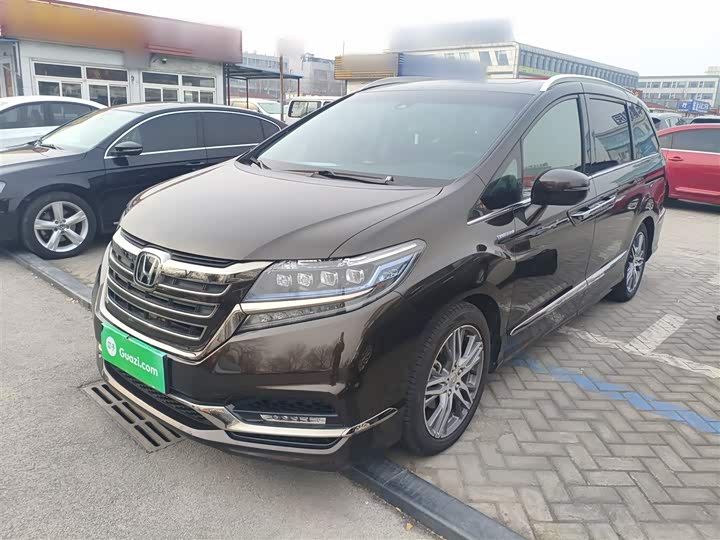 Фото 1 - Honda Elysion