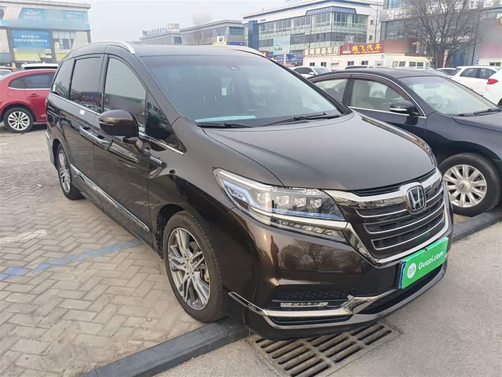 Фото 4 - Honda Elysion