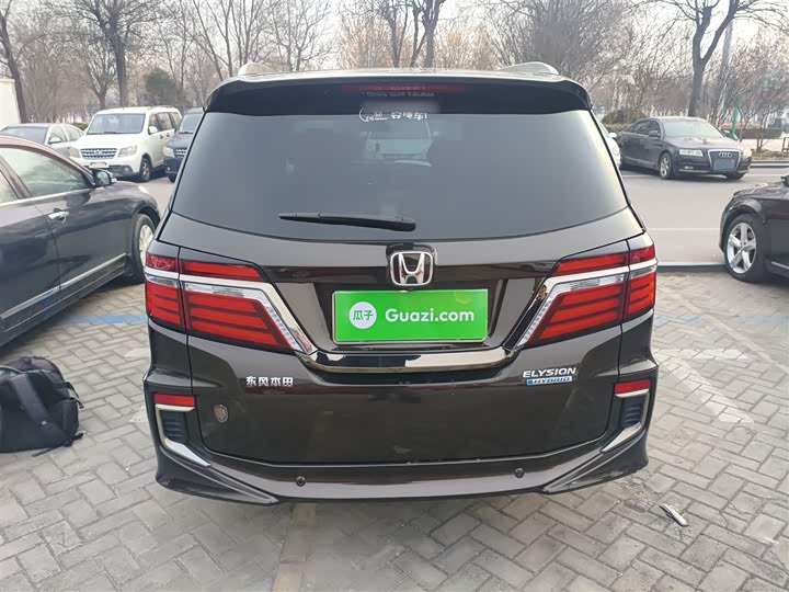 Фото 6 - Honda Elysion