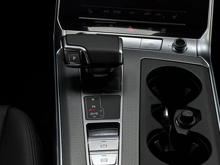 Фото 9 - Audi A6