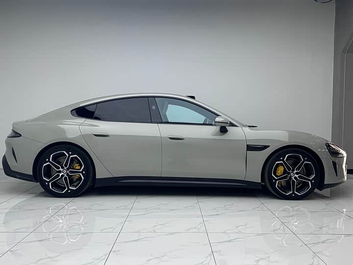 Фото 2 - Xiaomi SU7