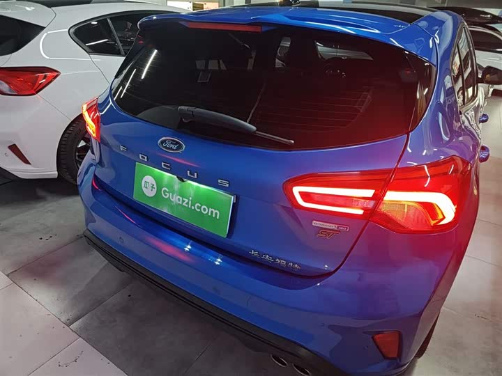 Фото 6 - Ford Focus