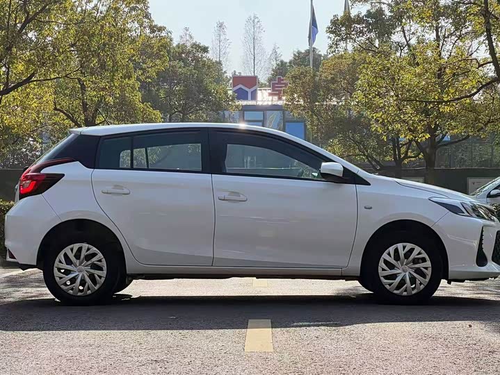 Фото 4 - Toyota Vios FS