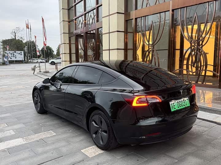 Фото 5 - Tesla Model 3