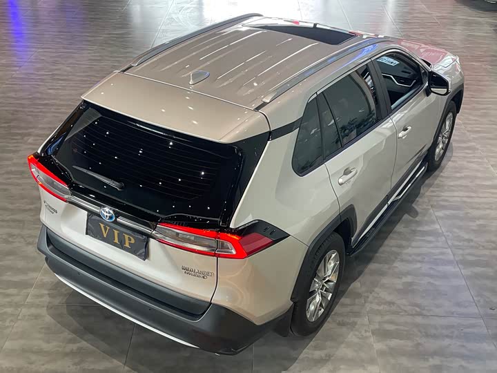 Фото 4 - Toyota Wildlander