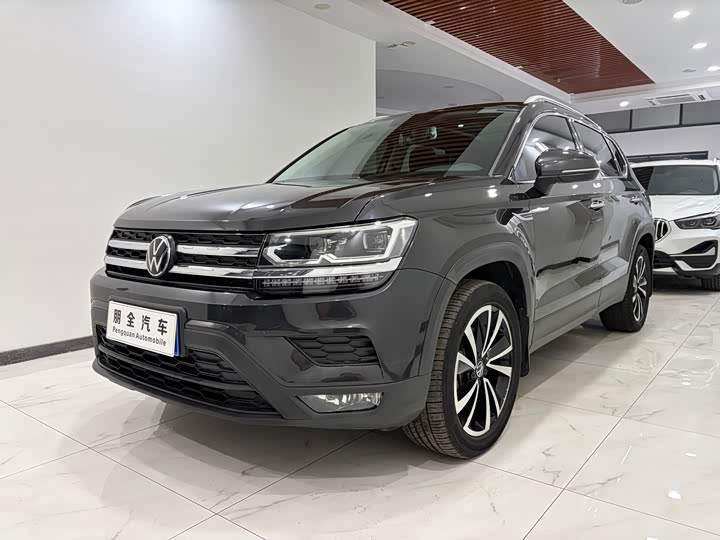 Фото 1 - Volkswagen Tharu