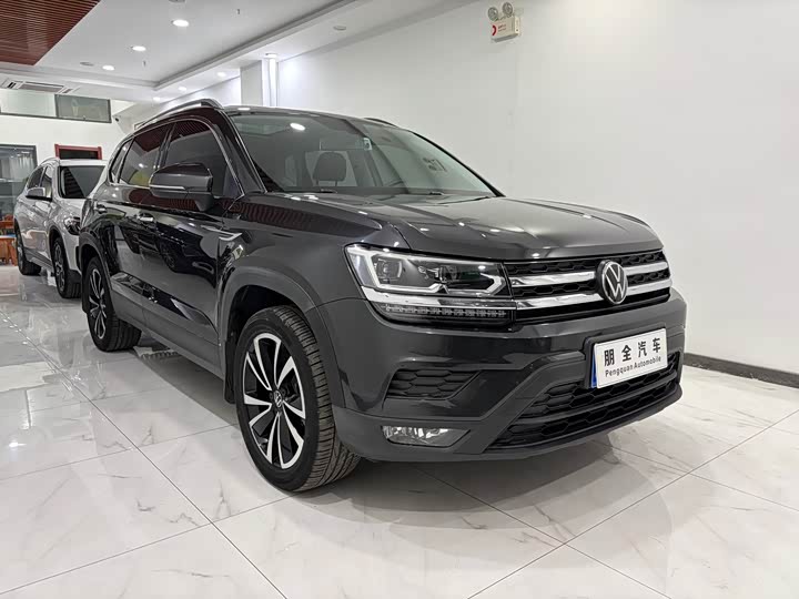 Фото 3 - Volkswagen Tharu