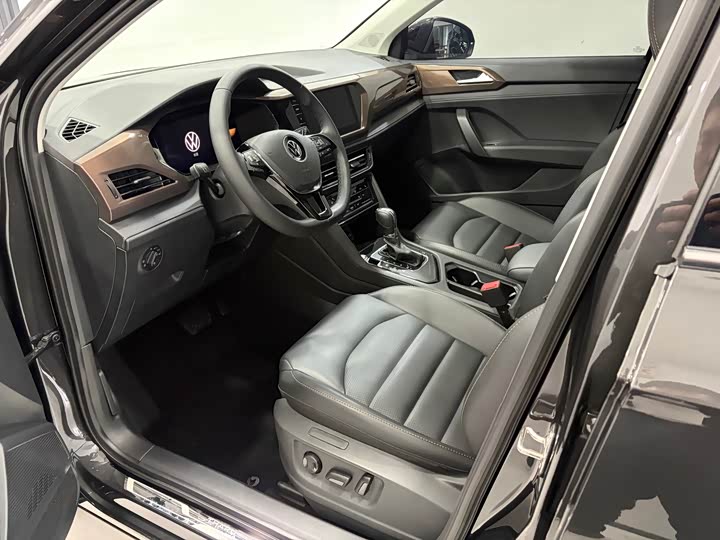 Фото 6 - Volkswagen Tharu