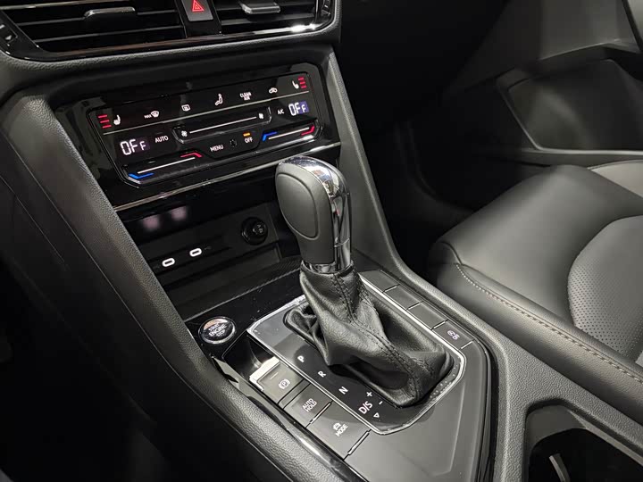 Фото 7 - Volkswagen Tharu