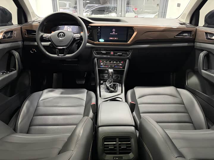 Фото 8 - Volkswagen Tharu