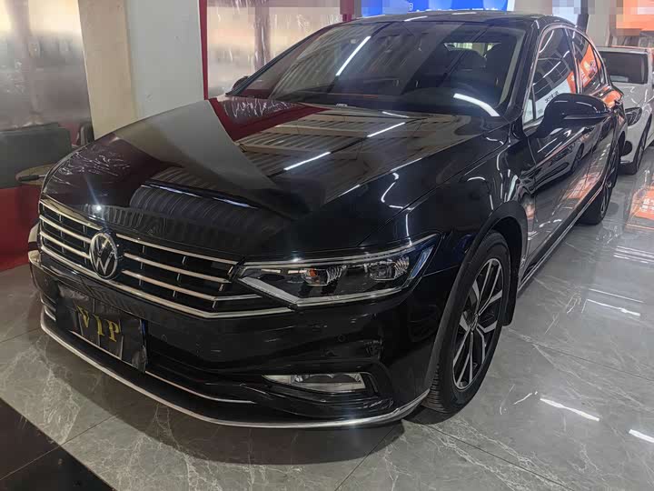 Фото 1 - Volkswagen Magotan