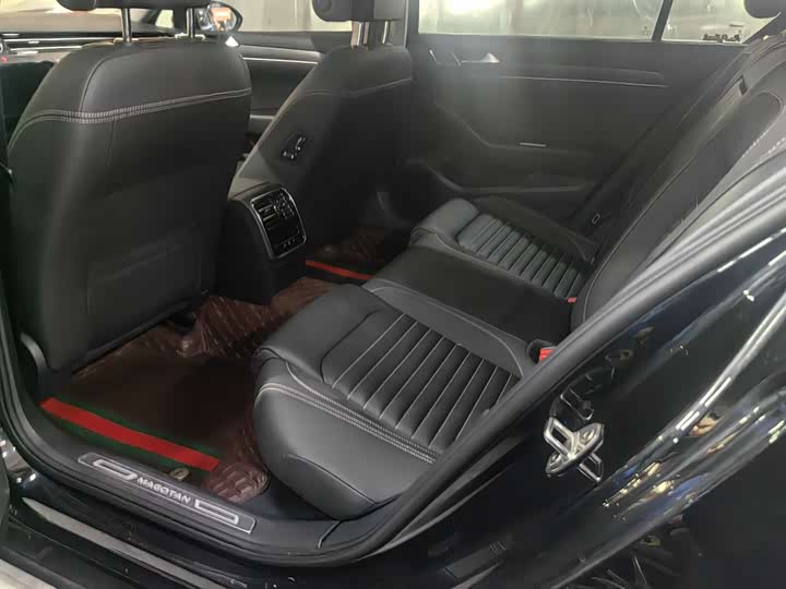 Фото 9 - Volkswagen Magotan