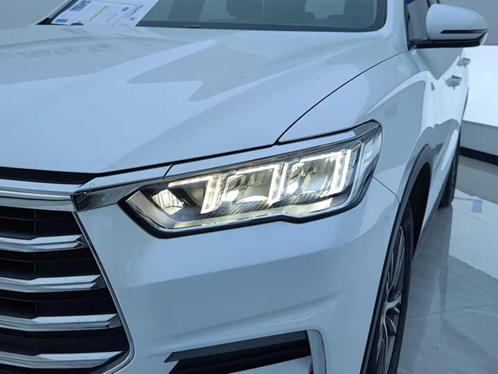 Фото 5 - BYD Song Pro