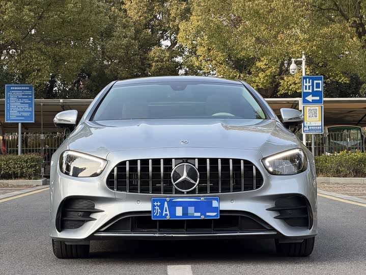 Фото 2 - Mercedes-Benz E-Class