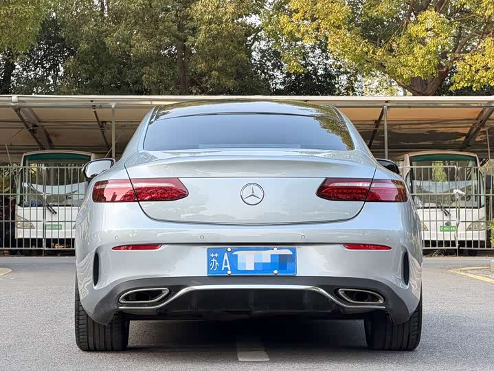 Фото 4 - Mercedes-Benz E-Class