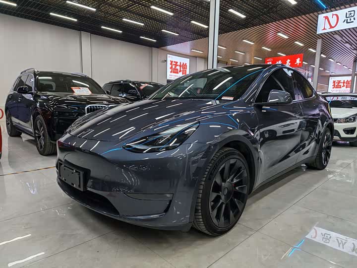 Фото 1 - Tesla Model Y