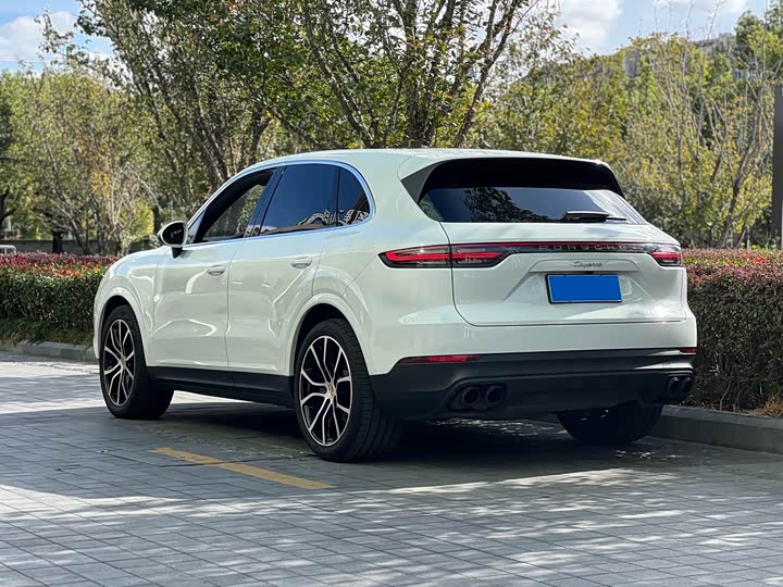 Фото 2 - Porsche Cayenne
