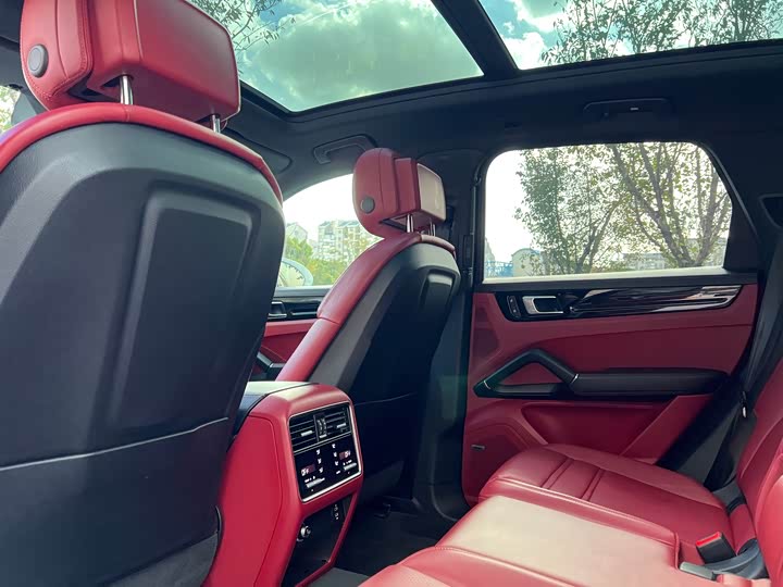 Фото 7 - Porsche Cayenne