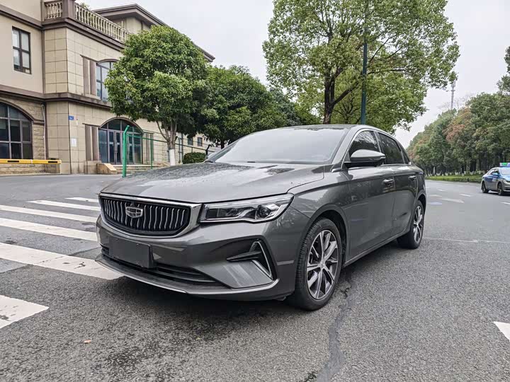 Фото 1 - Geely Emgrand