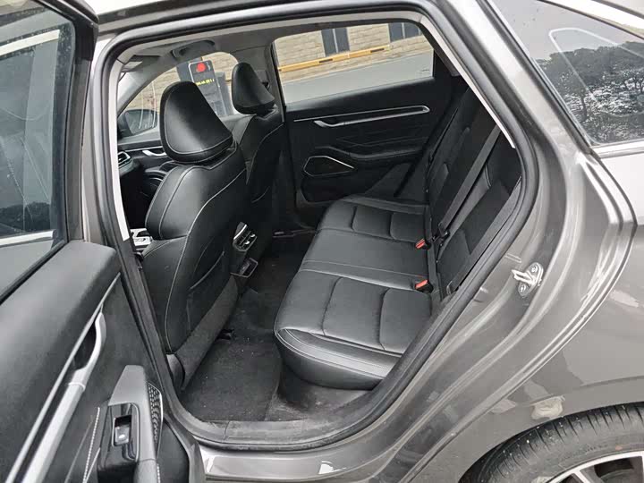 Фото 6 - Geely Emgrand