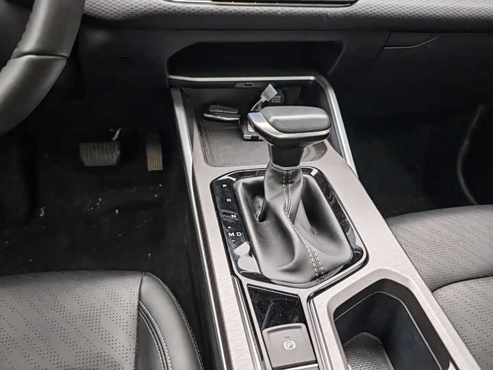 Фото 8 - Geely Emgrand