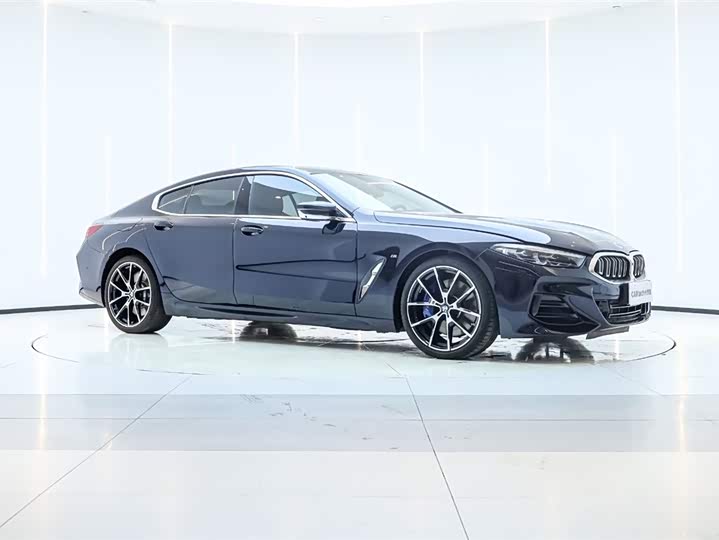 Фото 2 - BMW 8 Series