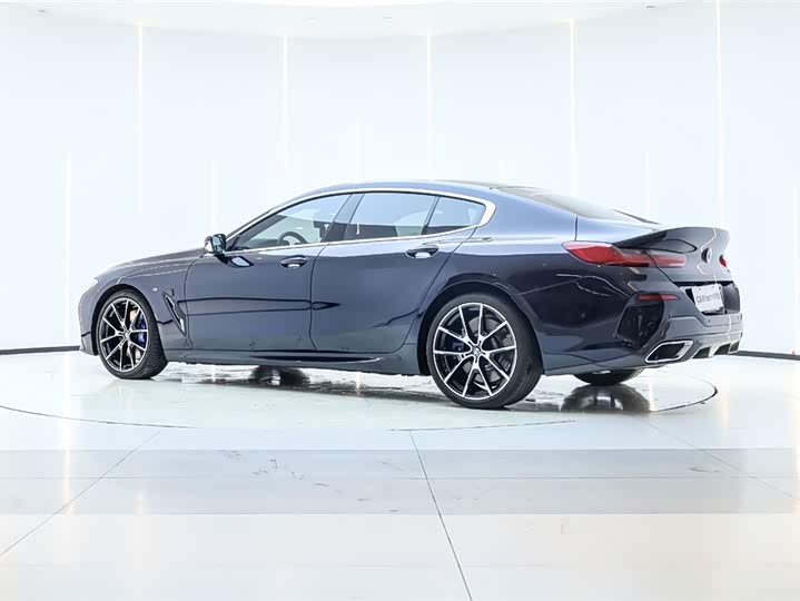 Фото 7 - BMW 8 Series