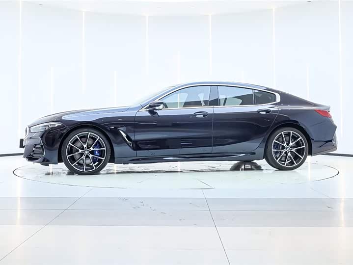 Фото 8 - BMW 8 Series