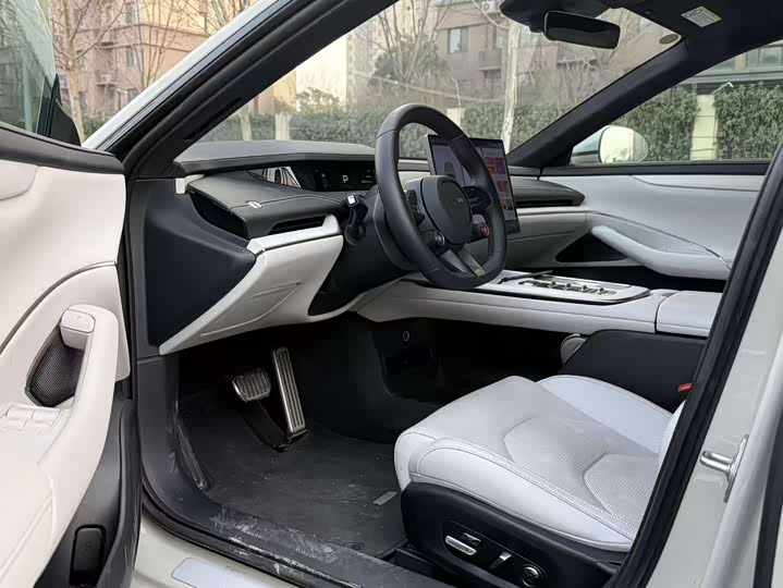 Фото 3 - Xiaomi SU7