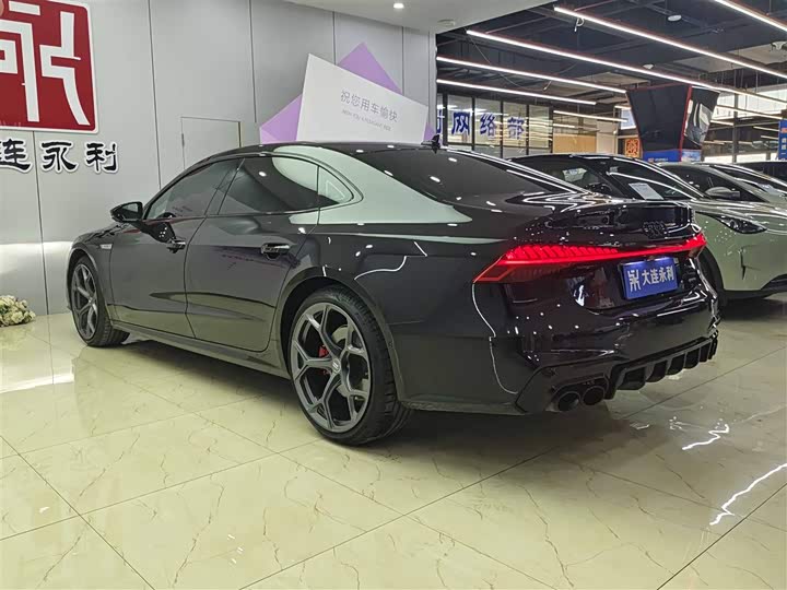 Фото 4 - Audi A7L