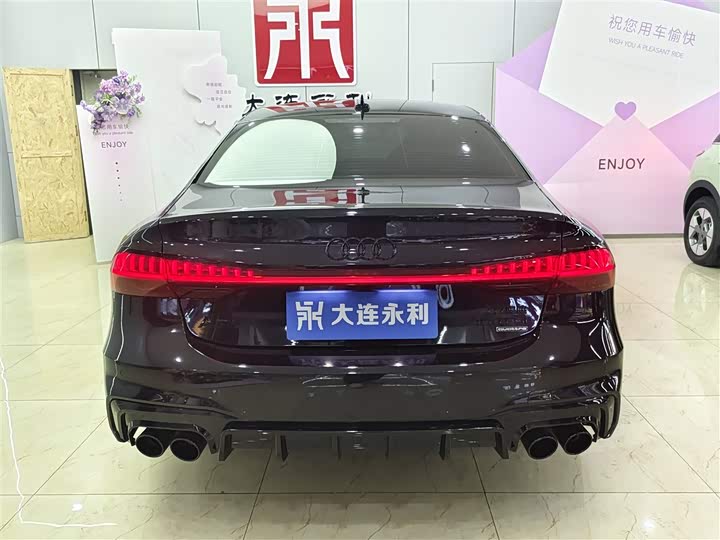 Фото 5 - Audi A7L