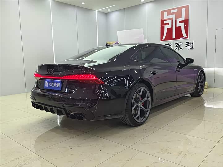 Фото 6 - Audi A7L