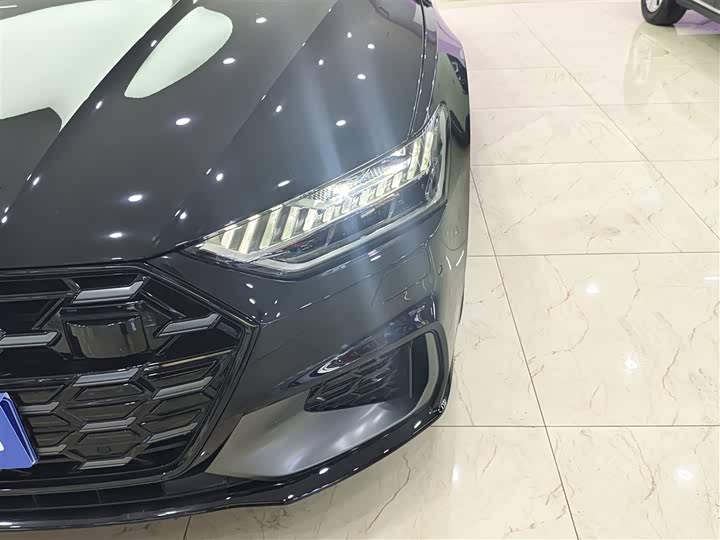 Фото 7 - Audi A7L