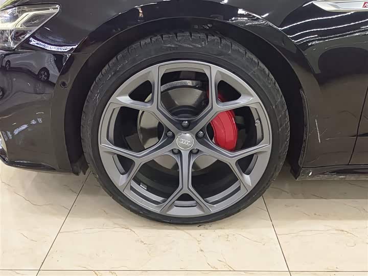 Фото 8 - Audi A7L