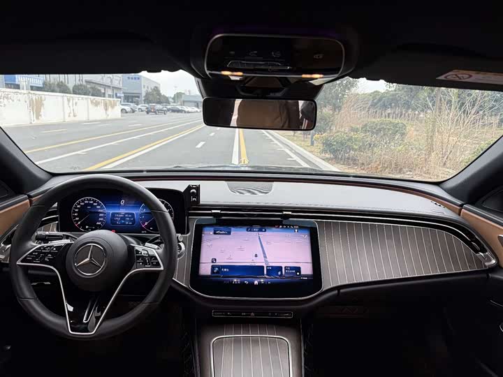 Фото 6 - Mercedes-Benz E-Class