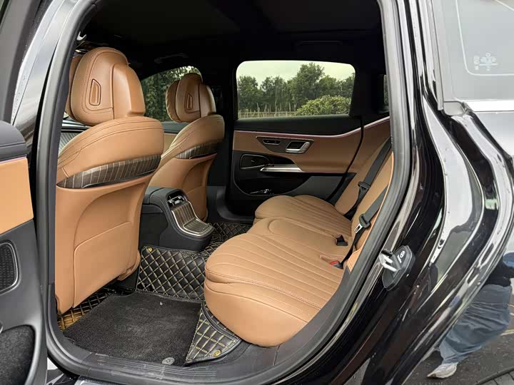 Фото 8 - Mercedes-Benz E-Class