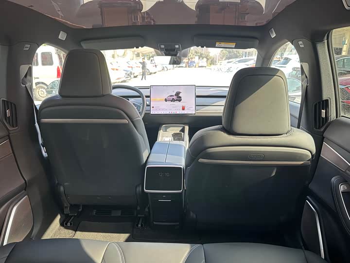 Фото 7 - Nio Onvo L60